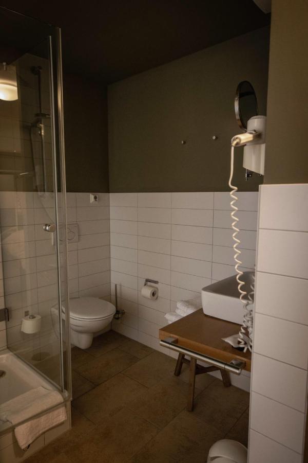 Hotel Kastanienhof Pfettrach Altdorf  Zewnętrze zdjęcie