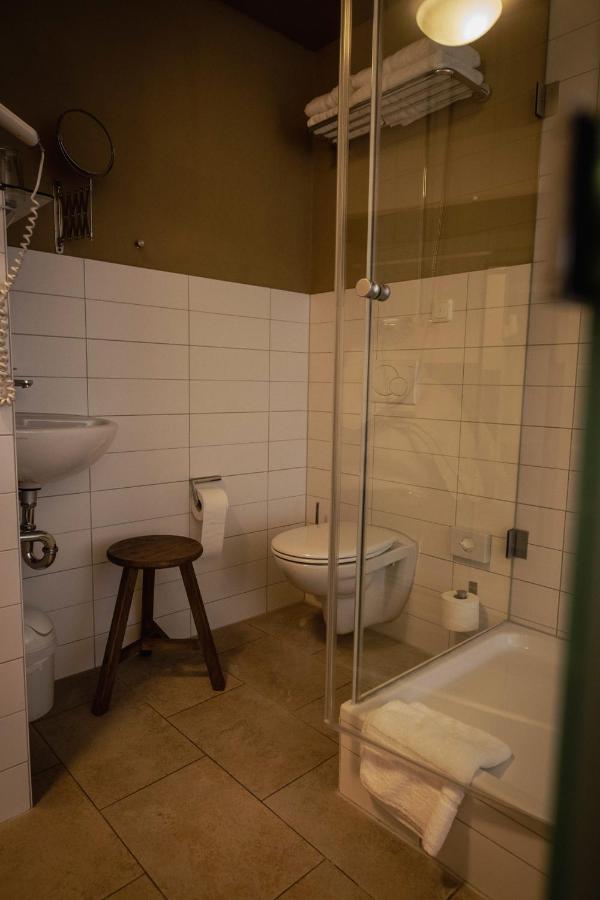 Hotel Kastanienhof Pfettrach Altdorf  Zewnętrze zdjęcie